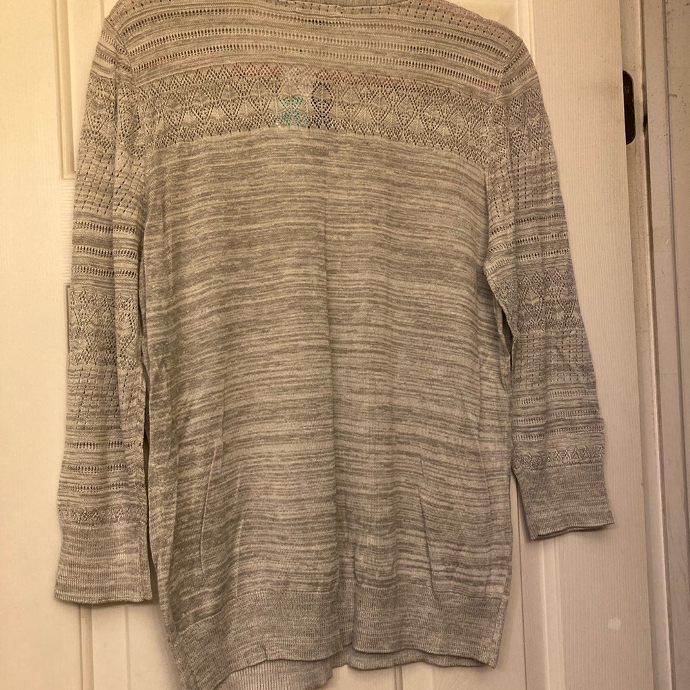 Lety & me brand, Gray Knit Sweater with V-Neck, 3/4 sleeve, new with tags - Picture 8 of 8